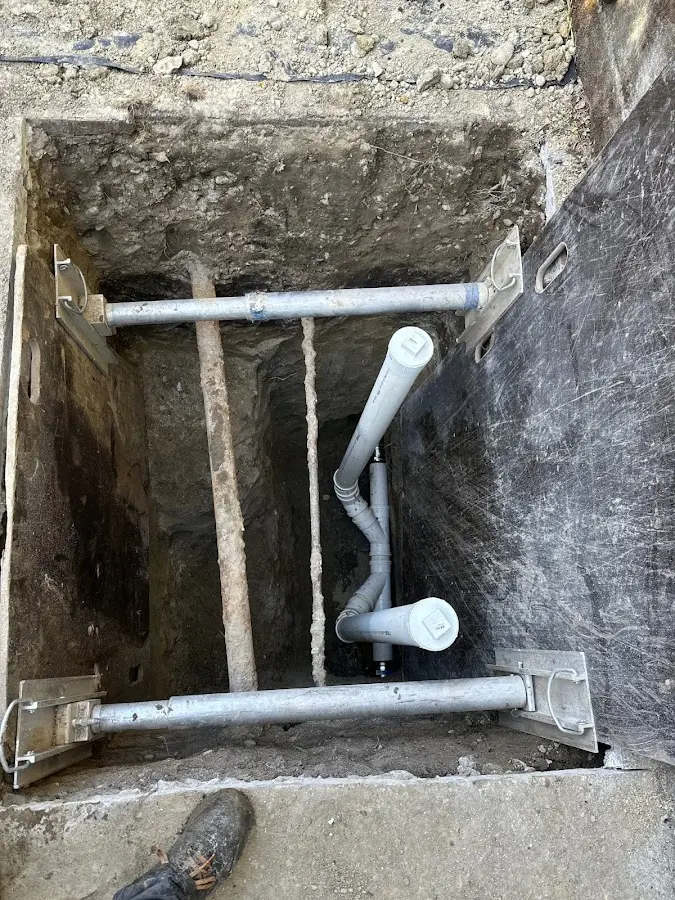 Experienced plumber completing Drain Cleaning work in North Barrington
